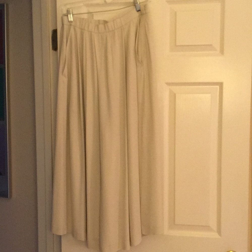Eileen Fisher cream wide leg cropped pants